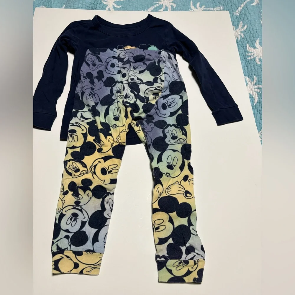 Gap baby Mickey Mouse organic cotton long sleeve pjs 3t